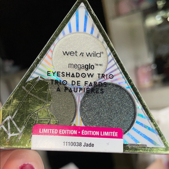 Wet n Wild Sealed Mega Glo Eyeshadow Trio JADE - Picture 1 of 1